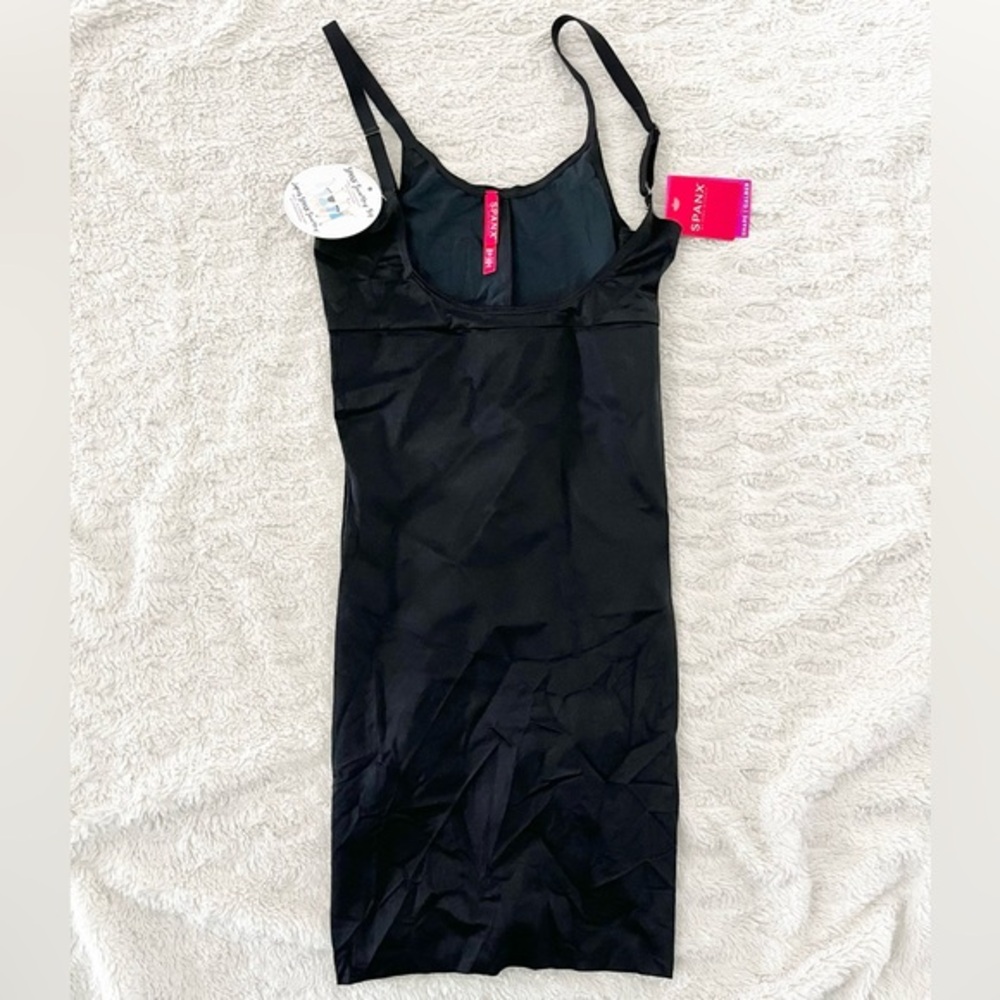 SPANX NWT Open-Bust Smartgrip Slip